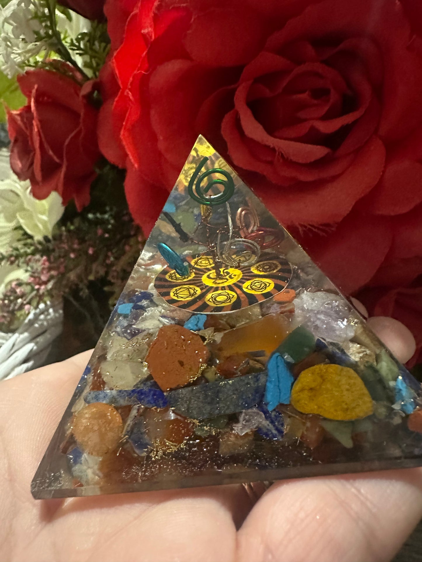 Orgonite Piramide - Om Chakra - 70mm