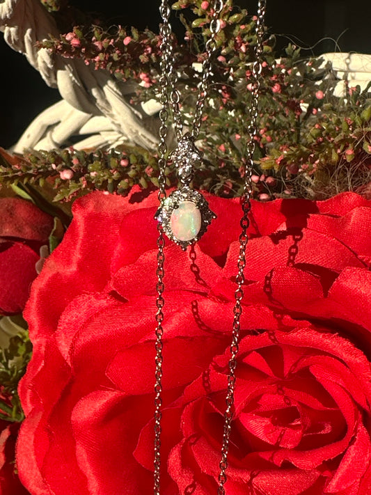 Ciondolo di  Opale e Strass (argento 925) e collana in acciaio inossidabile